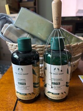 The Body Shop Ginger Shampoo & Conditioner Duo with Scalp Massager